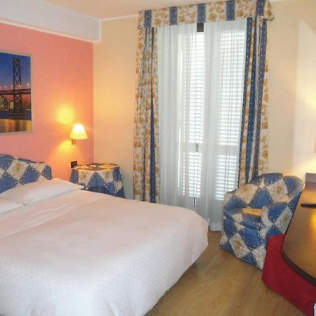 Hotel Due Mondi Turin Exteriör bild